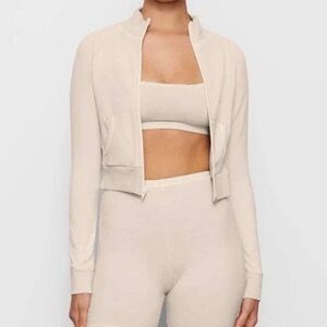 NWT‼️SKIMS Boyfriend Fleece Jacket in color Buff (S)